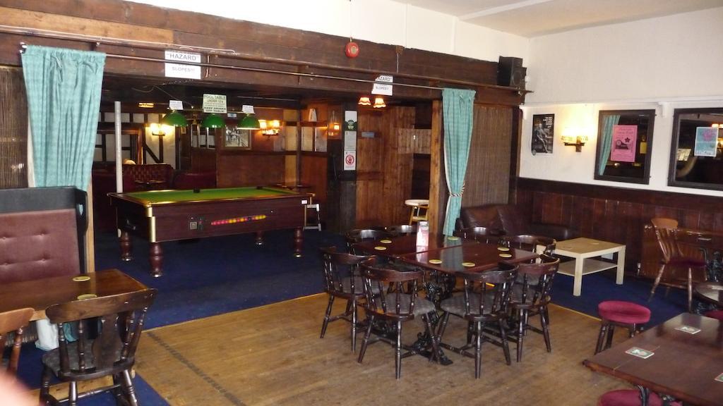 Kings Arms Hotel Пенрин Екстериор снимка