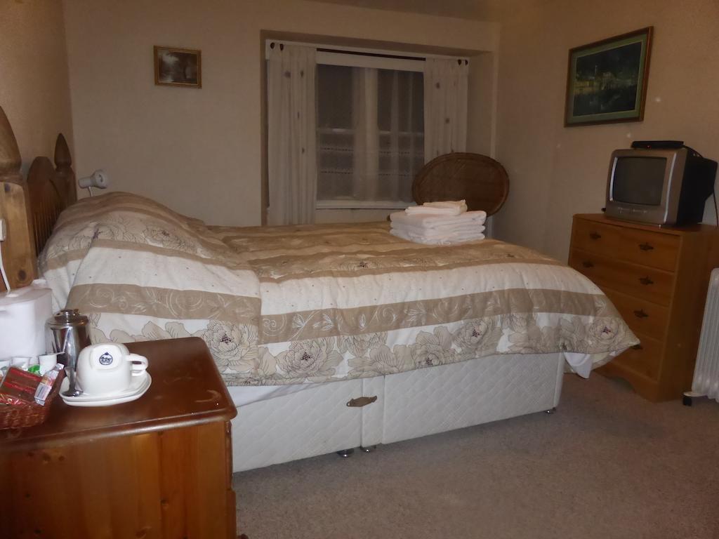 Kings Arms Hotel Пенрин Стая снимка