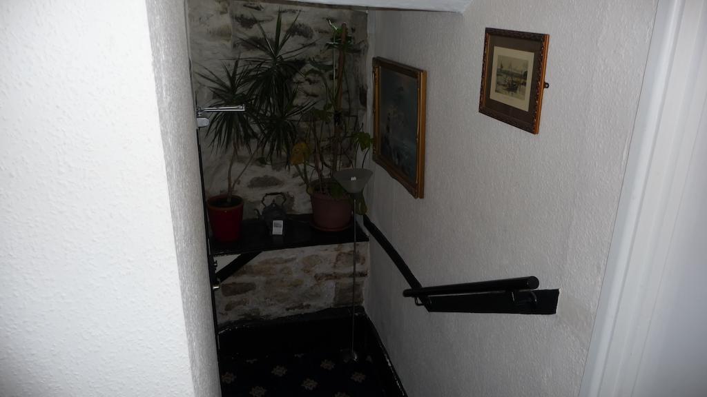 Kings Arms Hotel Пенрин Екстериор снимка