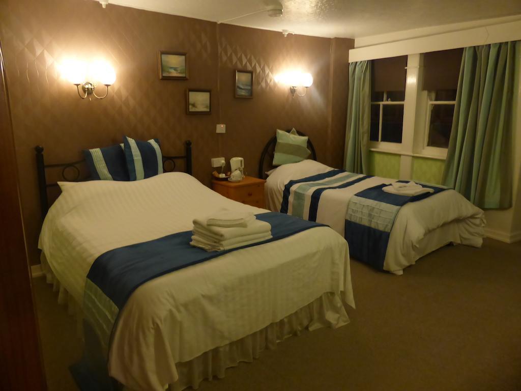 Kings Arms Hotel Пенрин Екстериор снимка